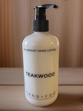 Sand + Fog Teakwood Fragrant Hand Lotion – White